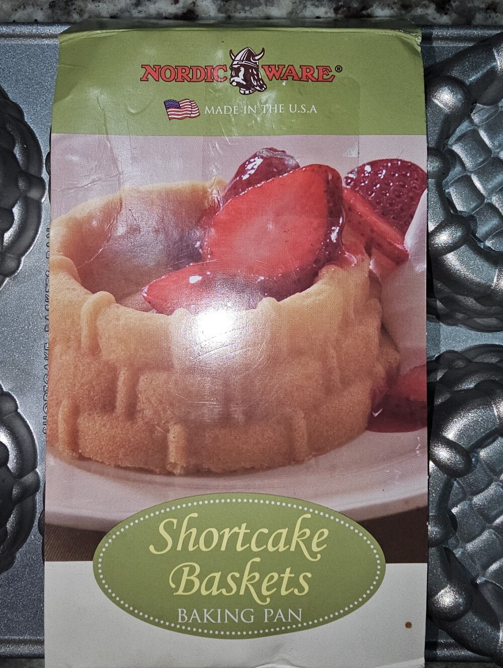 Nordic Ware Shortcake Baskets Heavy Aluminum Baking Pan NWT